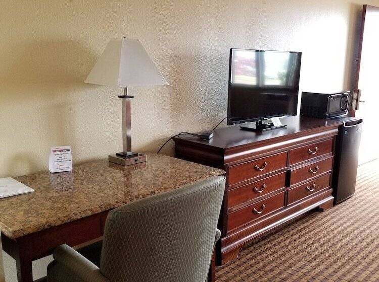 מוטל Scottish Inn & Suites   Eau Claire