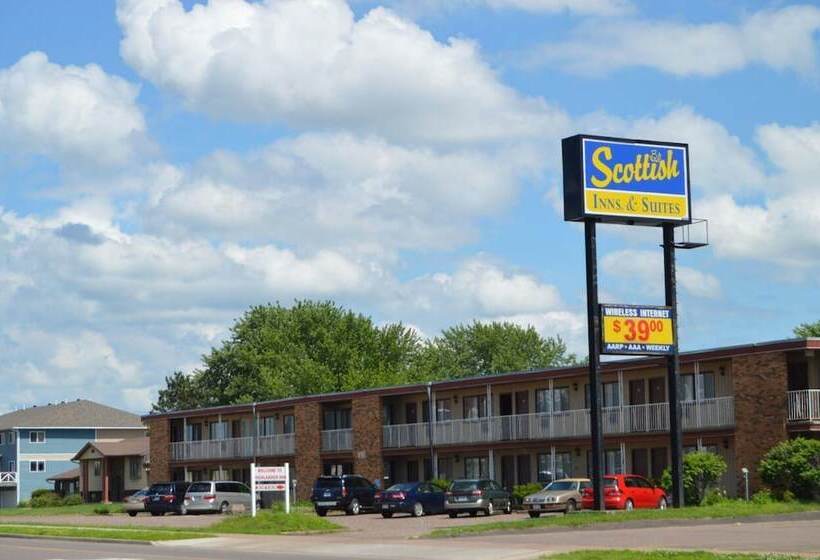 מוטל Scottish Inn & Suites   Eau Claire