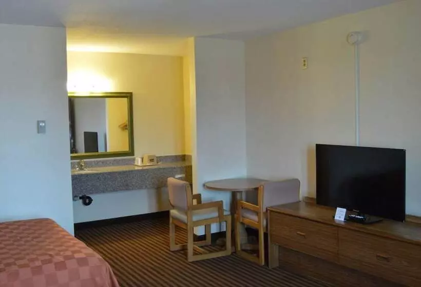 Motelli Scottish Inn & Suites   Eau Claire