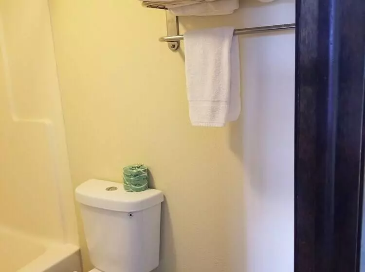 Motelli Scottish Inn & Suites   Eau Claire