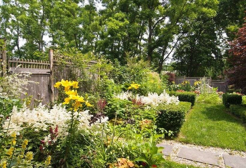 Shorecrest Bed And Breakfast