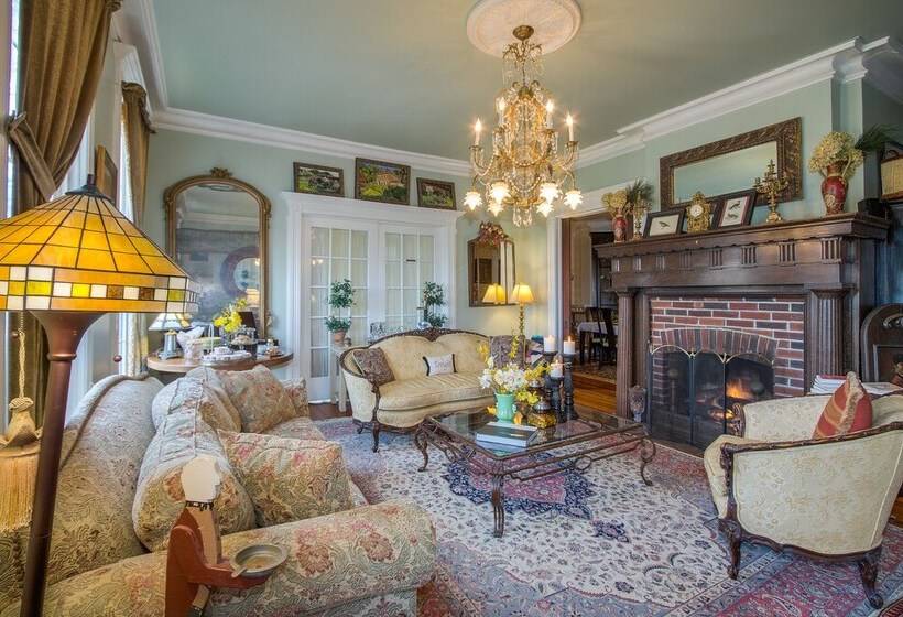 Shorecrest Bed And Breakfast