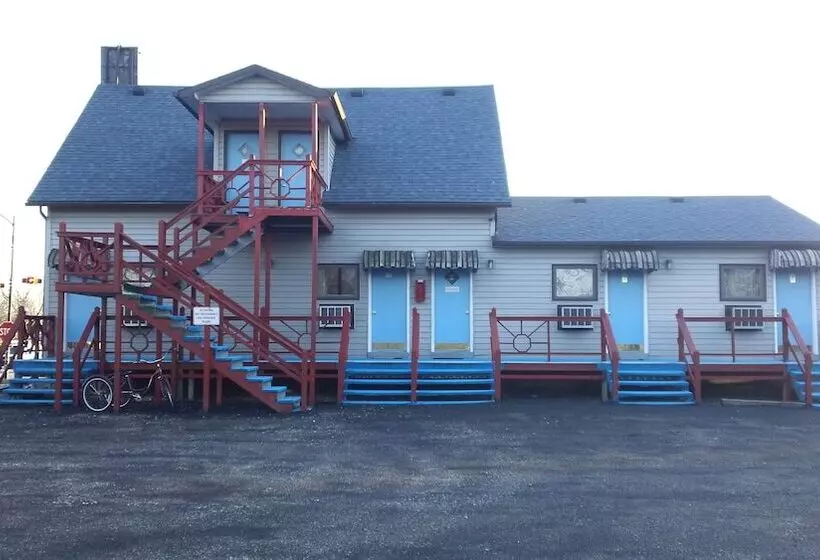 Altamont Motel
