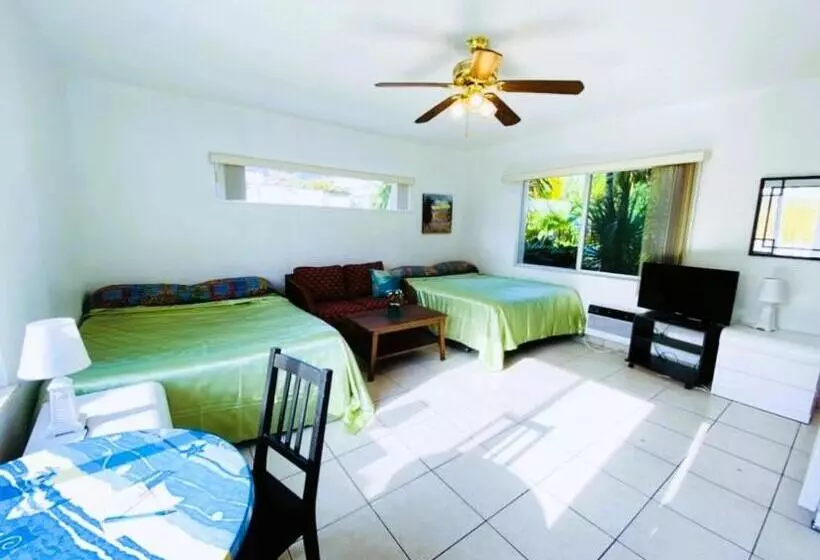 Beach Tide Motel