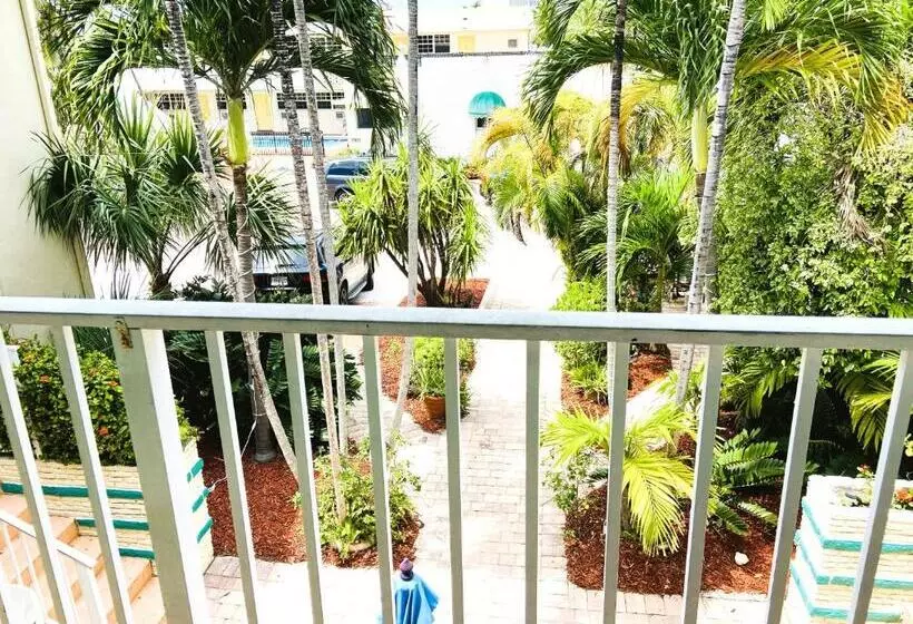 Beach Tide Motel