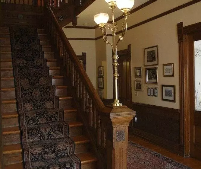 Aamiaismajoitus (B&B) Hamilton House