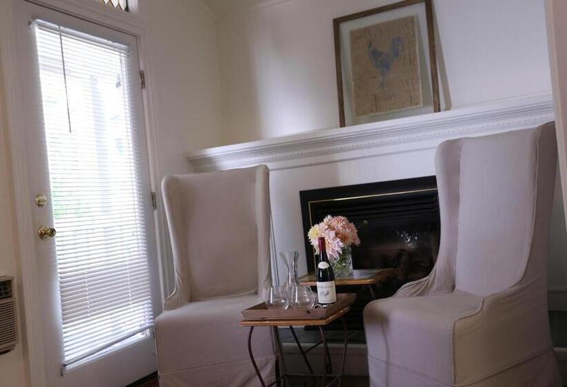 住宿加早餐  Napa Farmhouse Inn