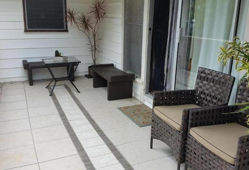 مبيت وإفطار Shaka Shak Guest House