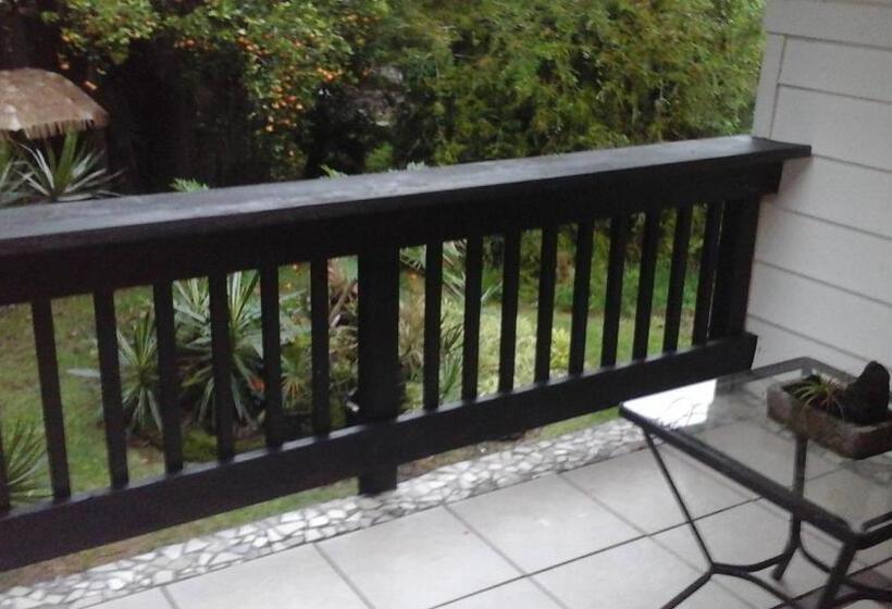 مبيت وإفطار Shaka Shak Guest House