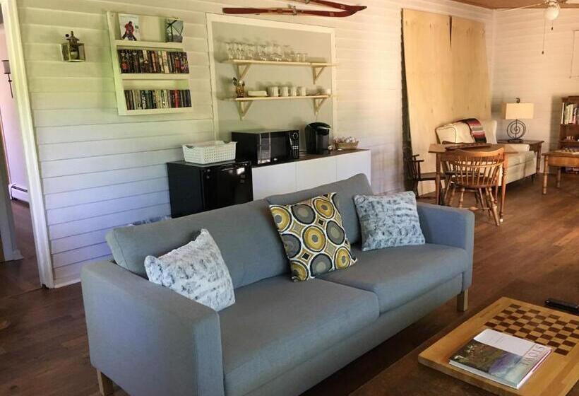 مبيت وإفطار The Little River Inn