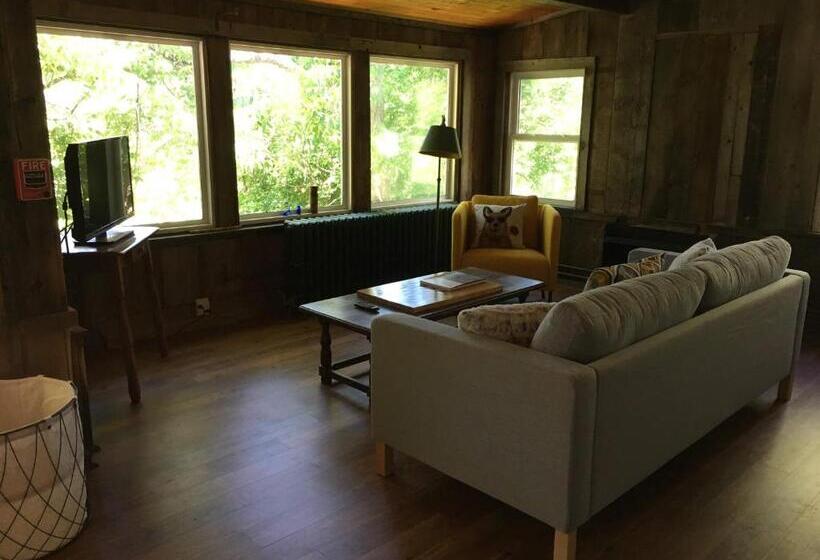 مبيت وإفطار The Little River Inn