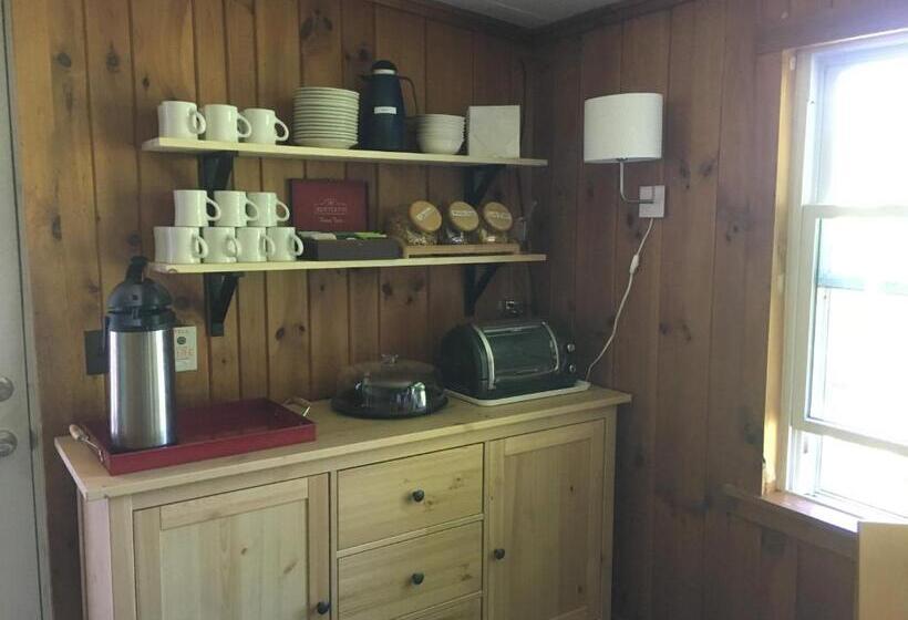 مبيت وإفطار The Little River Inn