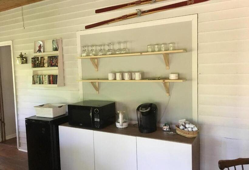 مبيت وإفطار The Little River Inn