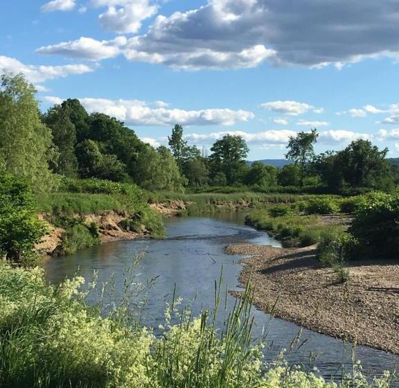 مبيت وإفطار The Little River Inn