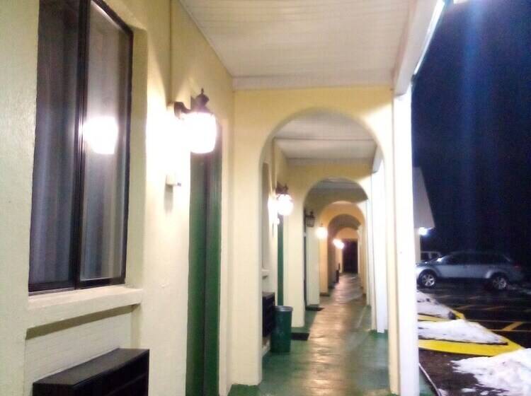 Granada Inn Motel Kalkaska