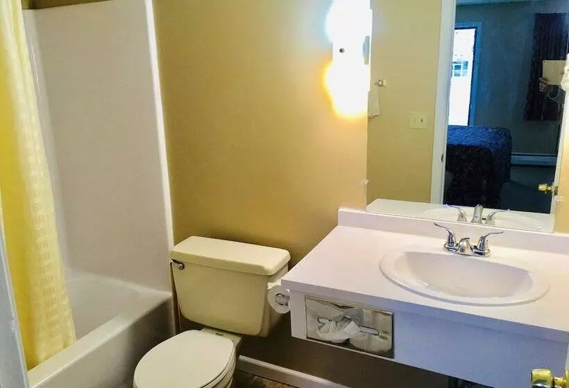 Granada Inn Motel   Kalkaska