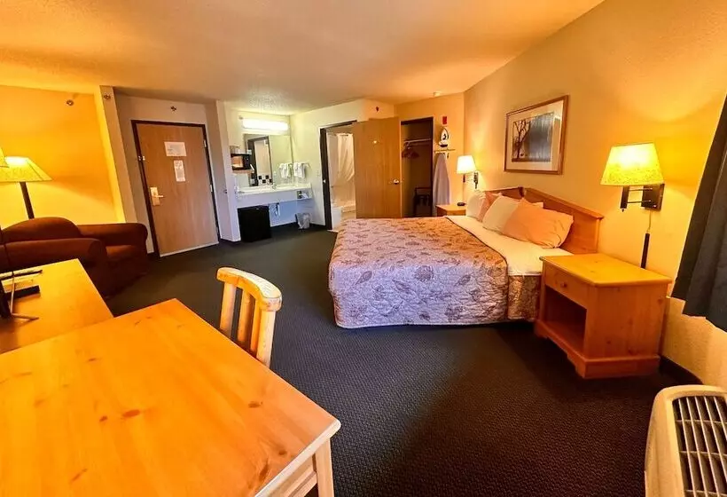 Hotelli Shell Lake Lodge, A Travelodge By Wyndham