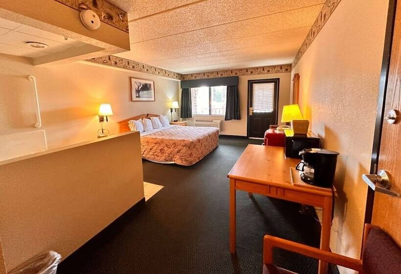 Отель Shell Lake Lodge, A Travelodge By Wyndham