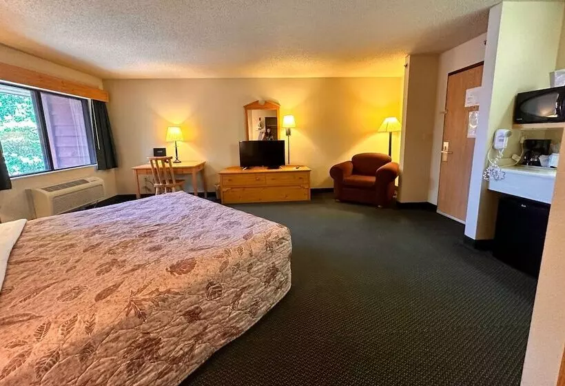 Hotelli Shell Lake Lodge, A Travelodge By Wyndham