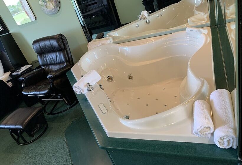 Otel Designer Inn And Suites