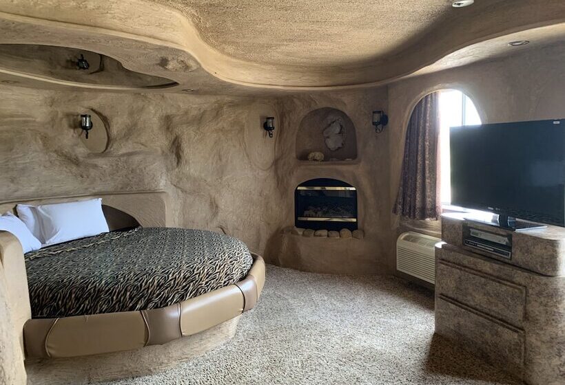 Otel Designer Inn And Suites