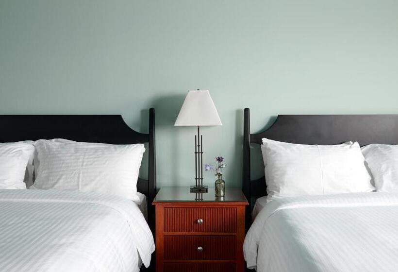 בית מלון כפרי The Harbor Front Inn