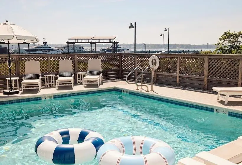 Otel The Harbor Front Inn