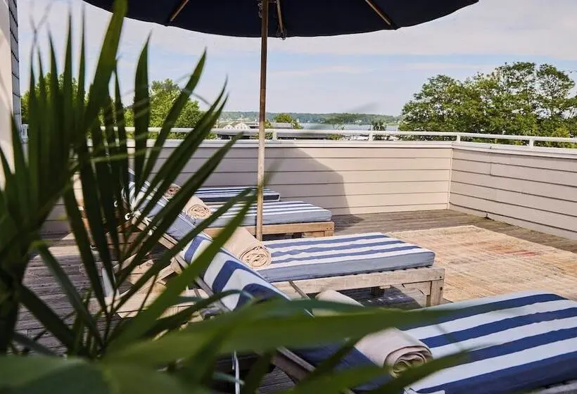 Otel The Harbor Front Inn