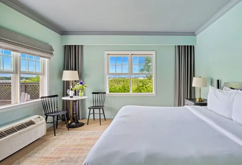 Otel The Harbor Front Inn