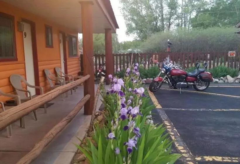 Long Holiday Motel