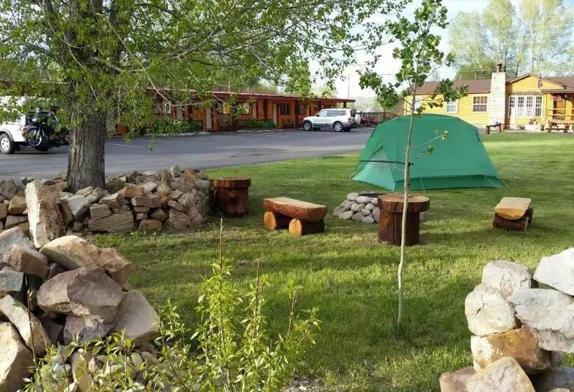 Long Holiday Motel