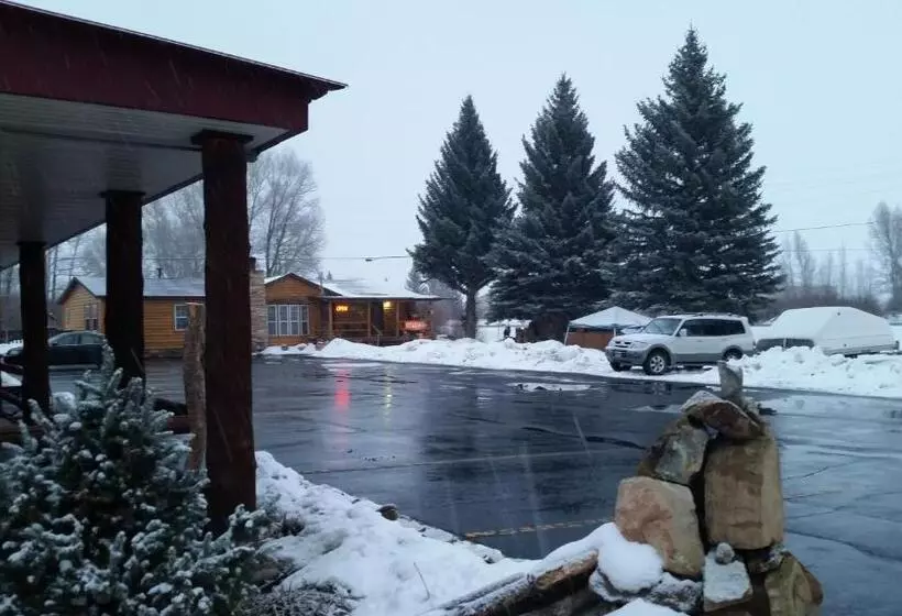 Long Holiday Motel