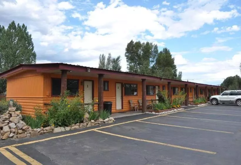 Long Holiday Motel
