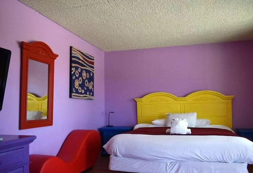 モーテル 9 Palms Inn