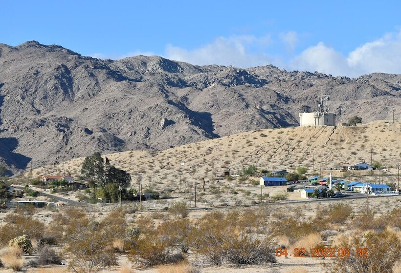 Мотель 9 Palms Inn