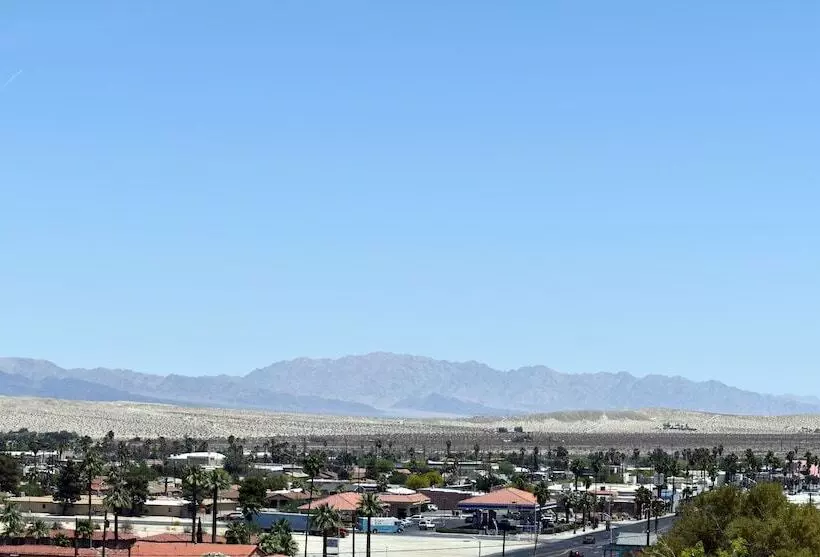 モーテル 9 Palms Inn