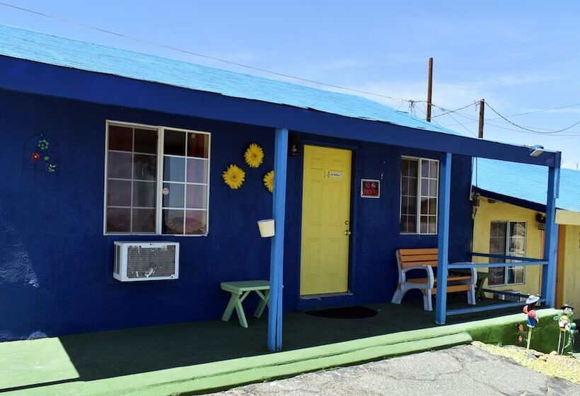 Мотель 9 Palms Inn