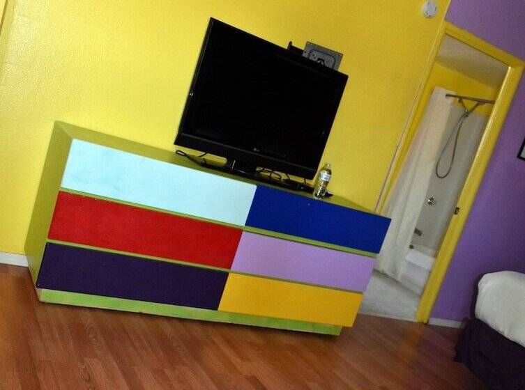 Мотель 9 Palms Inn