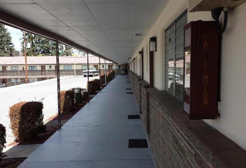 汽车旅馆  Budget Host Inn