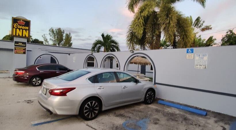 فندق على الطريق Crown Inn