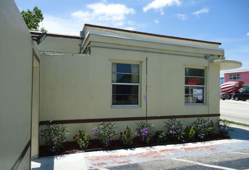 فندق على الطريق Crown Inn