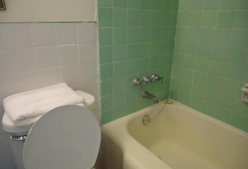 فندق على الطريق Crown Inn