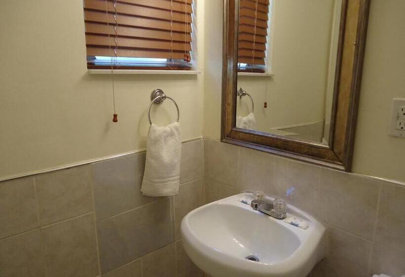 فندق على الطريق Crown Inn