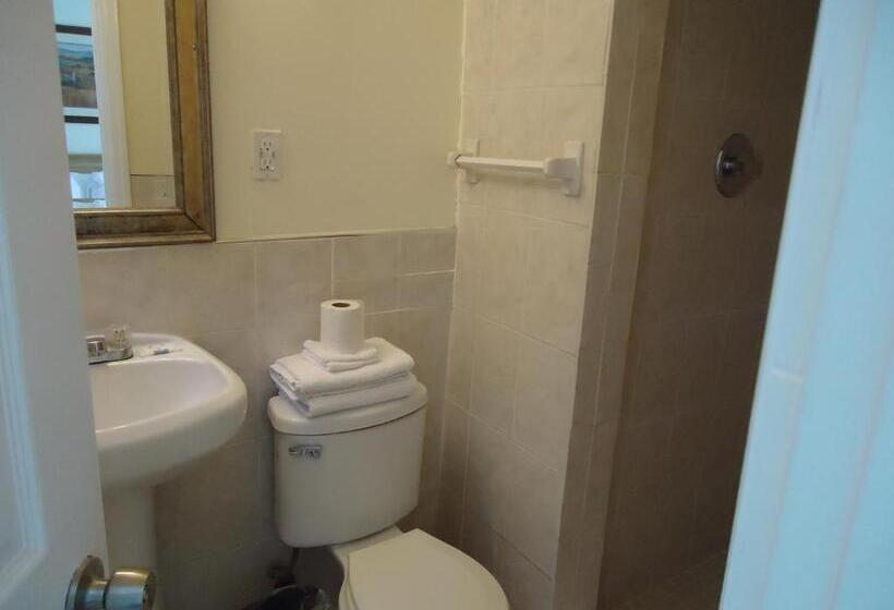 فندق على الطريق Crown Inn