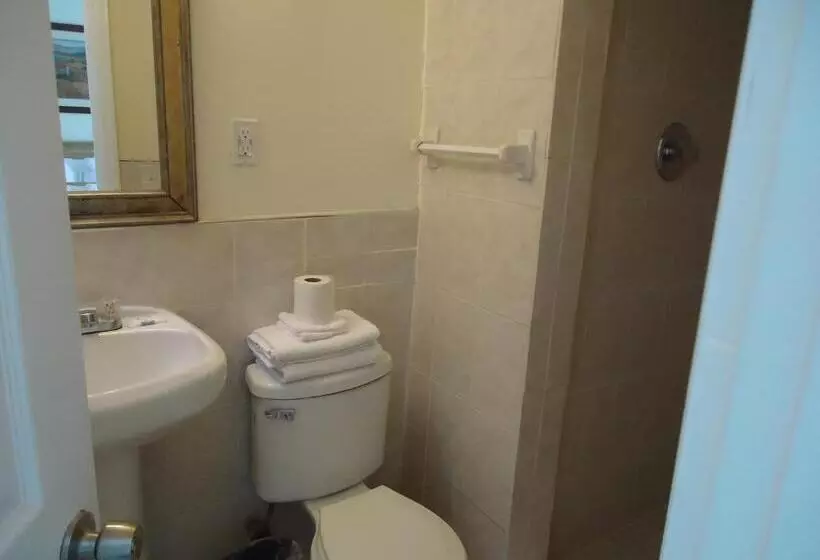 Motelli Crown Inn