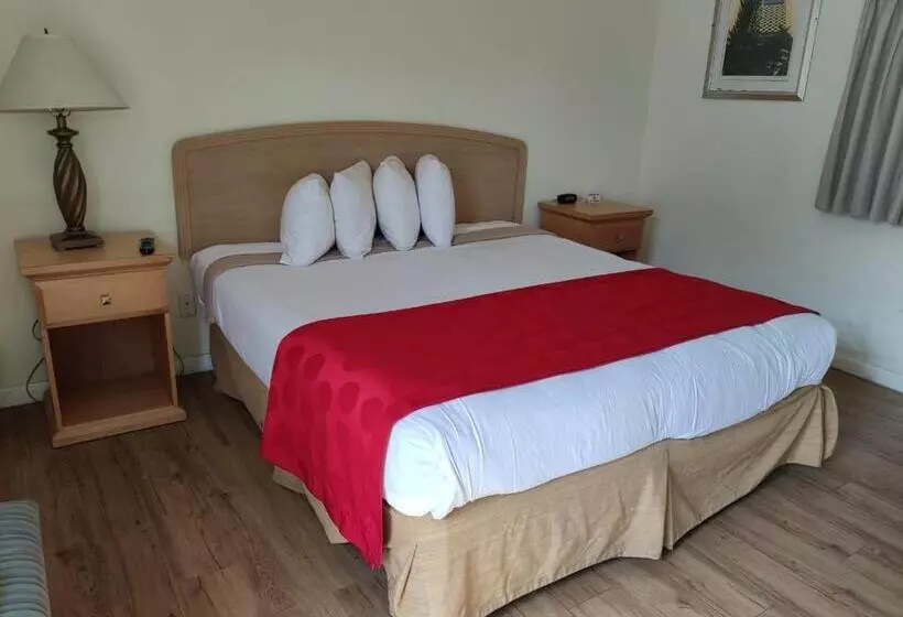 Motelli Crown Inn