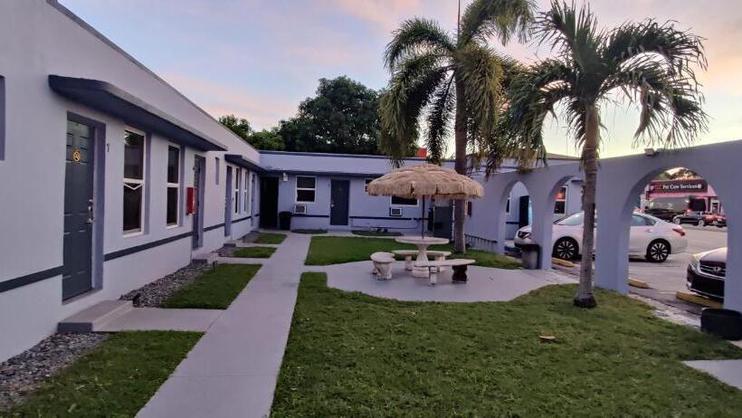 فندق على الطريق Crown Inn