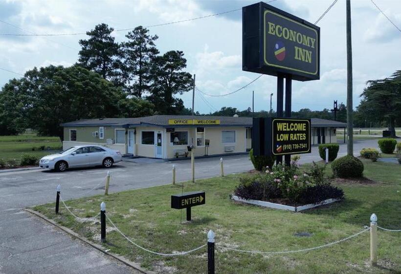 فندق على الطريق Economy Inn