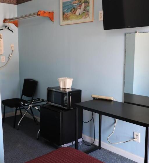 فندق على الطريق Economy Inn