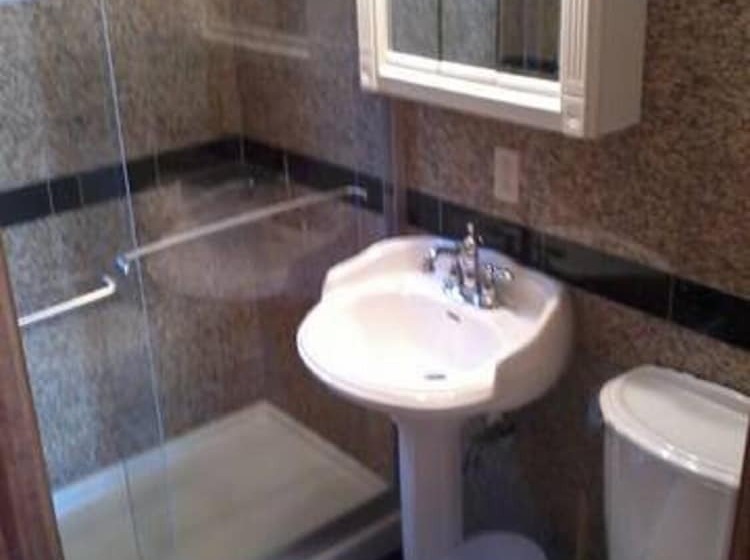 فندق على الطريق Golden Gate Lodging